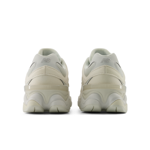 9060 Beige | Reflection