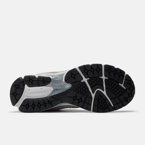 New Balance 2002R Grey M2002RST