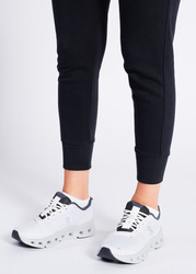 ON Cloudgo Damen Trainingsschuhe weiß