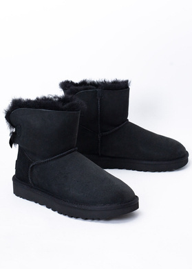 UGG W MINI BAILEY BOW II 1016501-BLK - Damen Schneestiefel - Schwarz