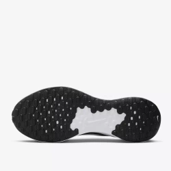 NIKE REVOLUTION 7 Herren Laufschuhe