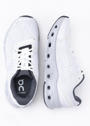 ON Cloudgo Damen Trainingsschuhe weiß